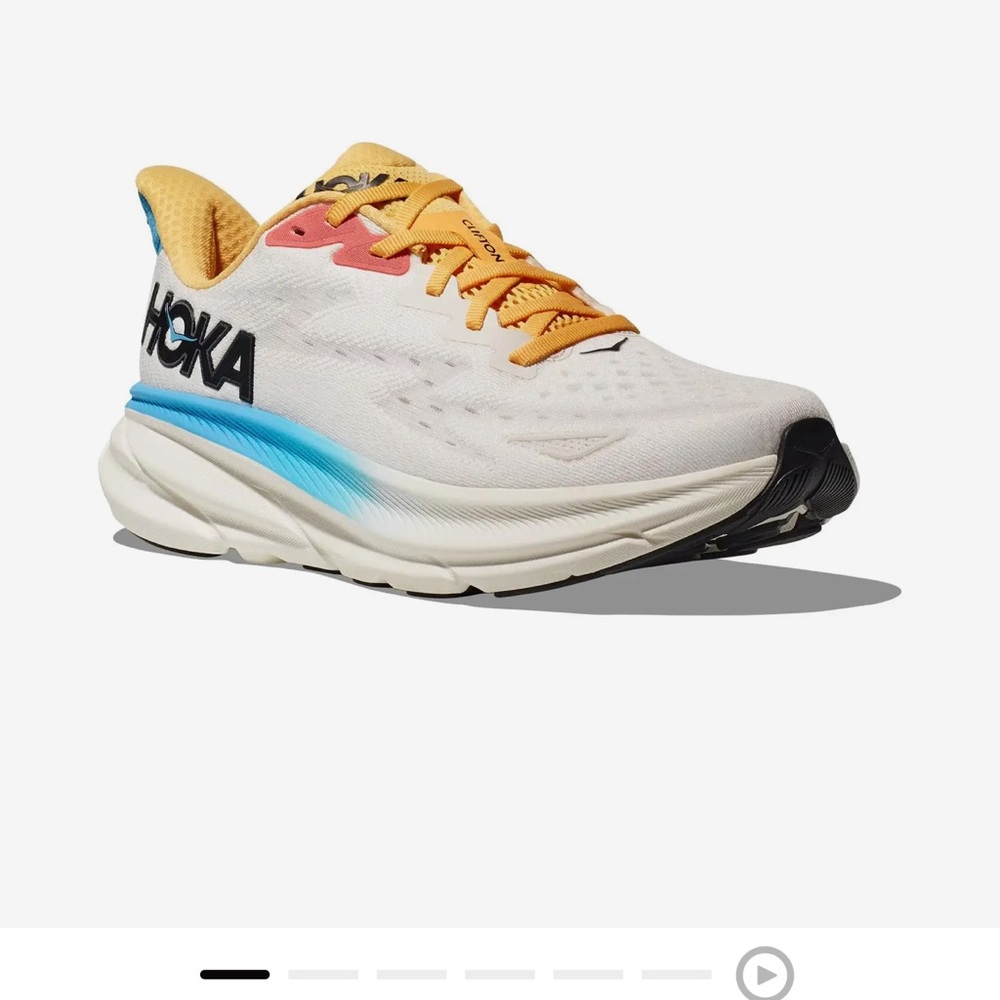 Womens Hoka Clifton 9 size 9.5